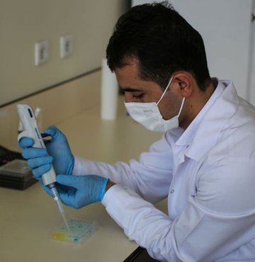 İnönü ve Adıyaman Üniversiteleri tarafından koronavirüs ve aşılama sonrası vücuttaki antikor seviyesini kısa sürede ve yüzde 95