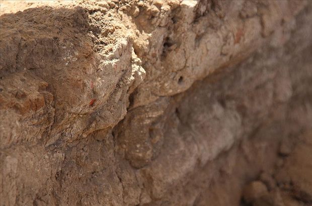 Çatalhöyük 9 bin yıllık izler sunmaya devam ediyor