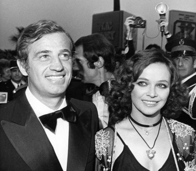 Belmondo ve İtalyan aktris Laura Antonelli, 16 Haziran 1974'te &quot;Stavisky&quot; filminin galasında