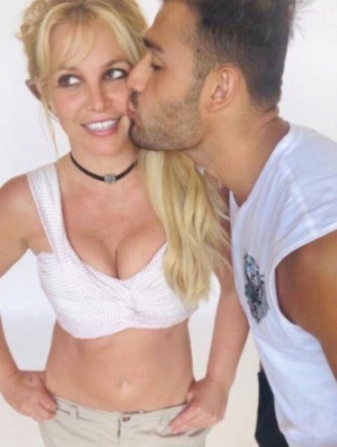Britney Spears ile Sam Ashgari nişanlandı - Magazin haberleri