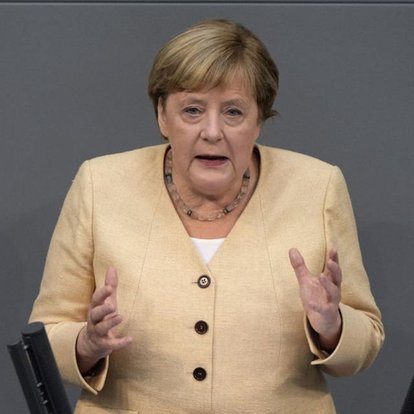 SON DAKİKA: Almanya Başbakanı Merkel genel seçimde oyunu mektupla kullanacak