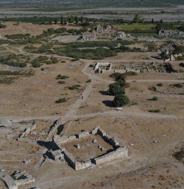 Didim'de 2 bin 400 yıllık iki eve ulaşıldı