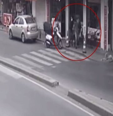 'Yan bakma' kavgası feci bitti!