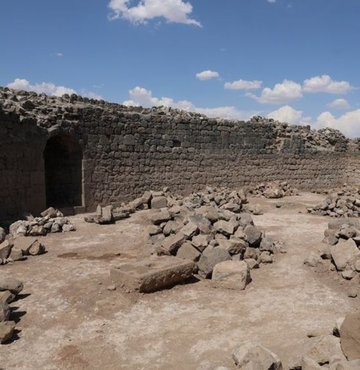 Diyarbakır Surları'nda mancınık kaidesi bulundu