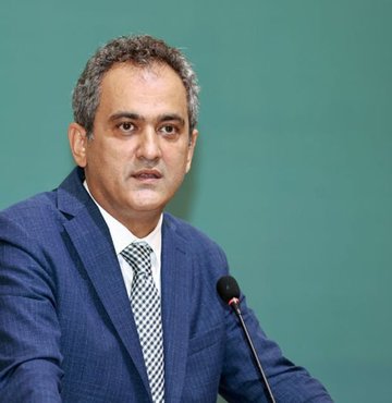 Milli Eğitim Bakanı Özer: Toplumda şu anda en güvenli yerler okullar