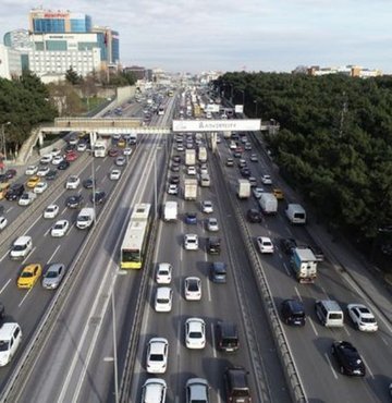 İstanbul'da hafta sonu trafiğe kapalı olan yollar