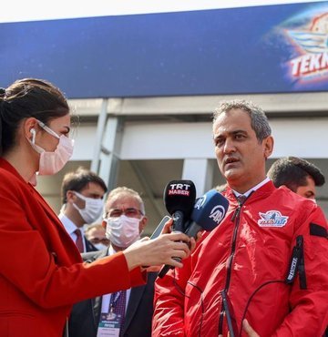 Bakan Özer: TEKNOFEST, çocuklarımız ve gençlerimiz için çok büyük kazanç sağlayacak