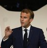 Fransa Cumhurbaşkanı Emmanuel Macron,  Cezayir Cumhurbaşkanı Abdulmecid Tebbun ile arasında oldukça samimi bir ilişki olduğunu belirterek "Umarım, durumu sakinleştirebiliriz çünkü karşılıklı konuşarak ilerleme sağlanacağına inanıyorum." dedi.

