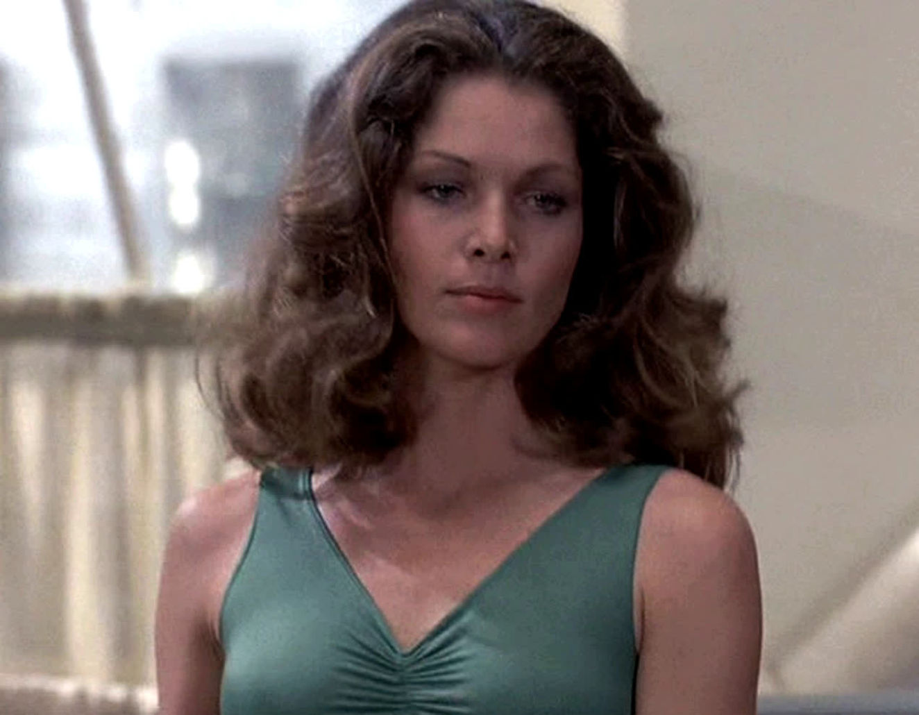  Lois Chiles'in kariyerinde  44 yapım bulunuyor.  