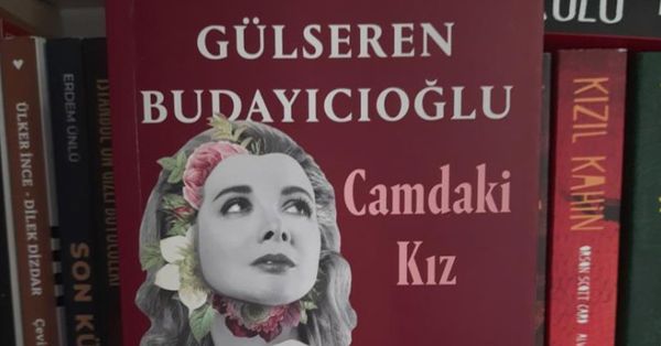 Camdaki Kiz In Gercek Hikayesi Nedir Camdaki Kiz Kimin Kitabi Konusu Ne