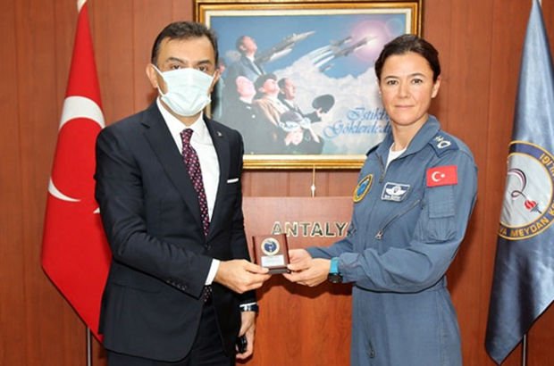 TSK'nın ilk kadın filo komutanı Antalya Hava Meydan Komutanı oldu
