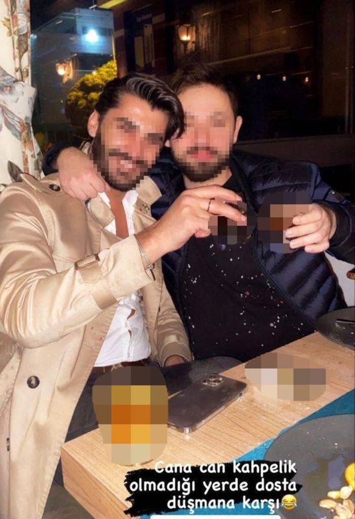 Şüpheli İhsan Ö.'nün (solda), olaydan dakikalar önce sosyal medya hesabından paylaştığı hayatını kaybeden Baturhan A. ile olan fotoğrafı.