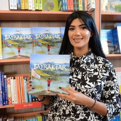Selçuk Bayraktar'ın hayatı Azerbaycanlı çocuklar için kitaplaştırıldı