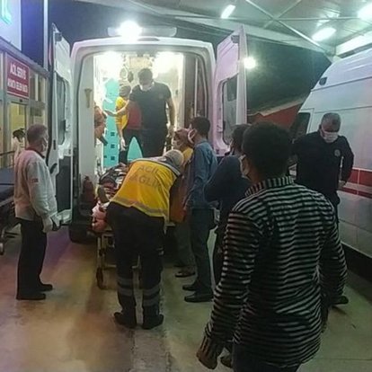 Adana'da motosiklet kazasında karı koca yaralandı