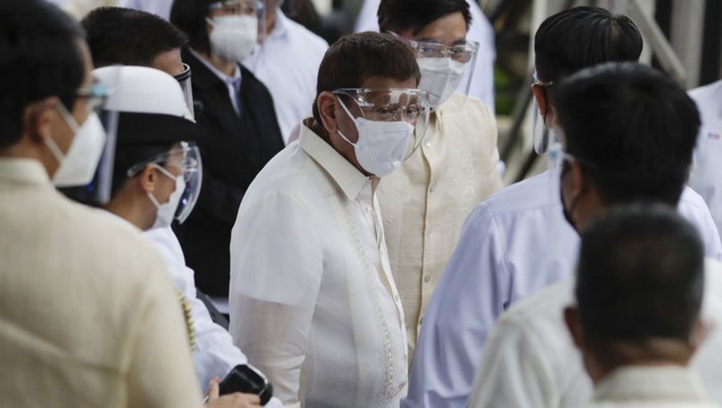 SON DAKİKA: Filipinler Devlet Başkanı Duterte duyurdu: Aşılama çalışmalarında yetersiz kalanlara ceza!
