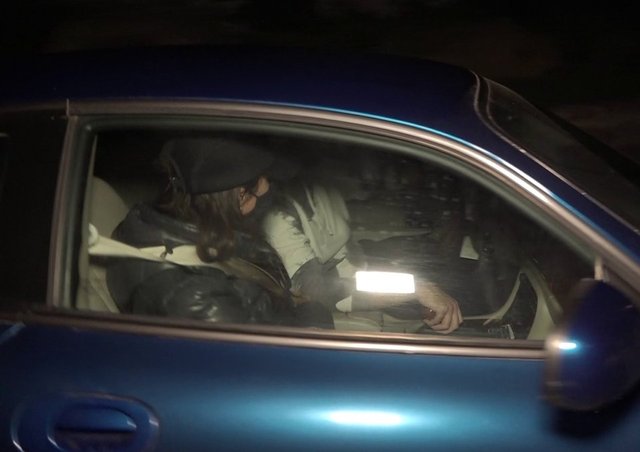 Defne Samyeli aracını adeta mekanın içine sokturdu! - Magazin haberleri