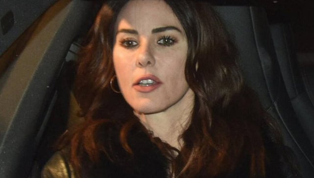 Defne Samyeli aracını adeta mekanın içine sokturdu! - Magazin haberleri