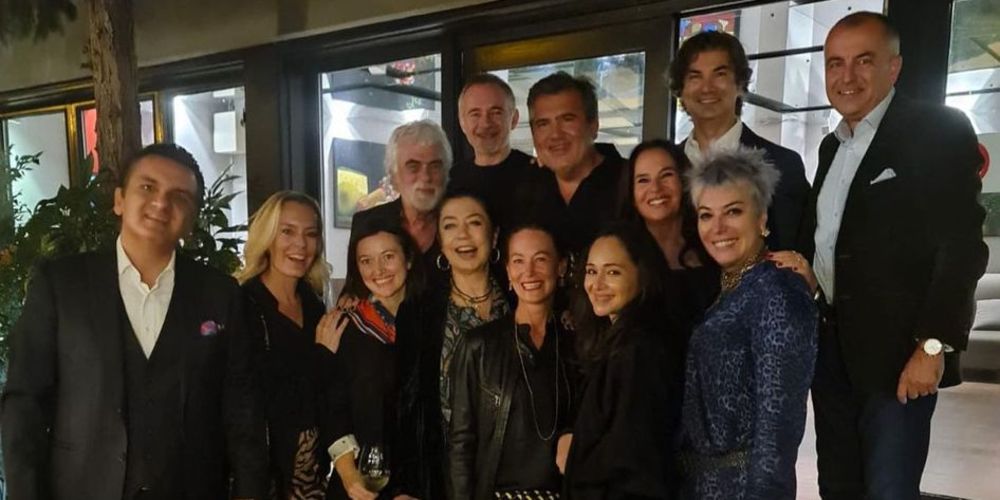 Yemekte buluştular...