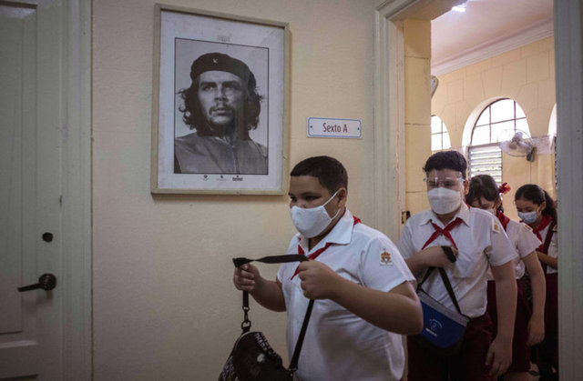 KAPILARI AÇTI: Küba 20 ay sonra tedbirler kalktı! Turistlere kapılar açıldı