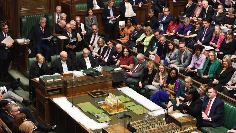 İngiltere Parlamentosu'nda milletvekillerinin 'ikinci işleri' sorgulanıyor