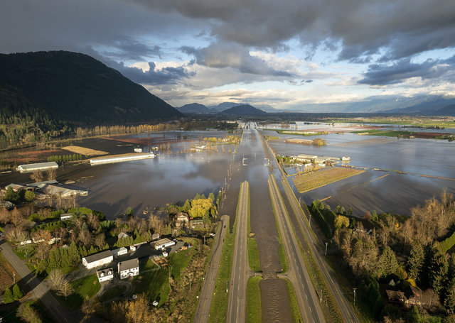 SON DAKİKA: Kanada'da şiddetli yağış toprak kaymasına neden oldu: OHAL ilan edildi!