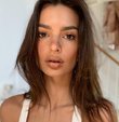 İngiliz Model Emily Ratajkowski, güzellik algısı yüzünden öz güveninin düşük olduğunu itiraf etti. Ratajkowski, 