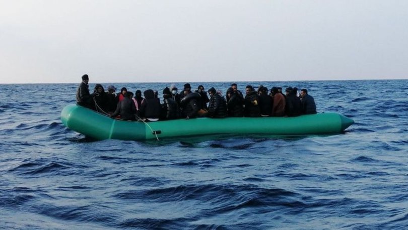 İzmir açıklarında 68 düzensiz göçmen kurtarıldı - HABERLER
