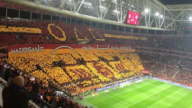 Galatasaray'dan derbiye özel 'Squid Game' koreografisi