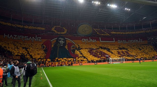 Galatasaray�dan derbiye özel �Squid Game� koreografisi Futbol Haberleri