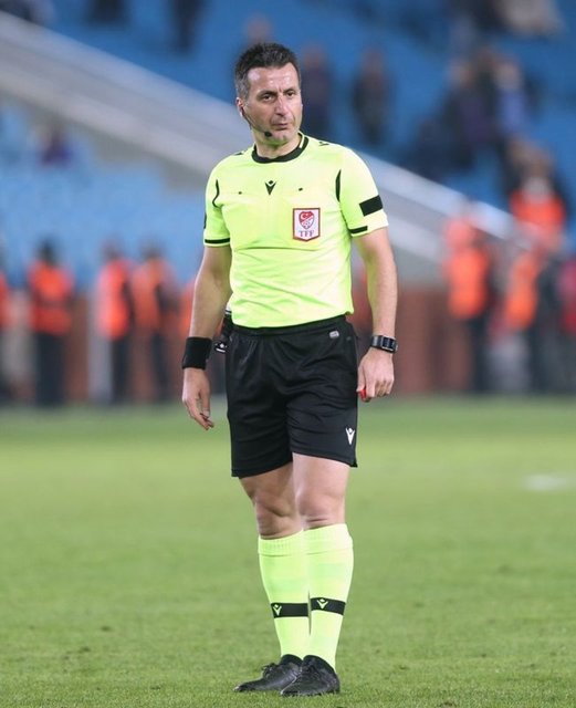 Trabzonspor Gaziantep maçında tartışma yaratan pozisyon: Kırmızı kart ve penaltı kararı...
