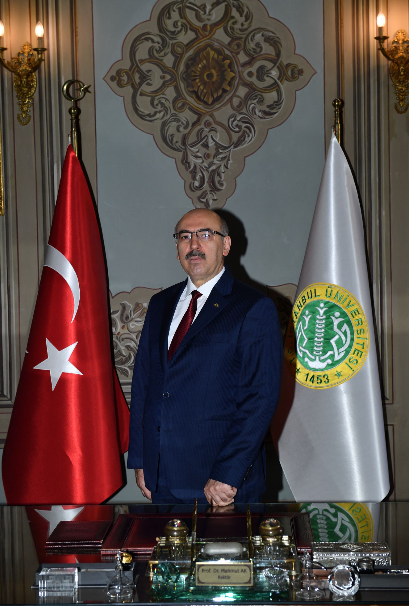 İstanbul &Uuml;niversitesi Rekt&ouml;r&uuml; Prof. Dr. Mahmut Ak