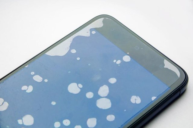 Cam ekran koruyucu hava kabarcığı nasıl giderilir? Ekran koruyucudaki baloncuk nasıl temizlenir?