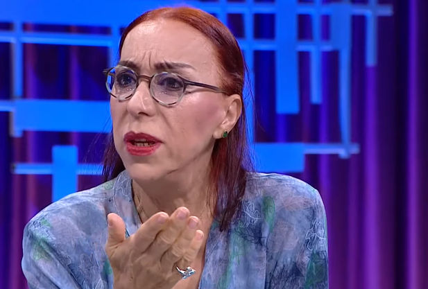 70 yaşındaki Leman Sam, &ccedil;evre, insan hakları ve hayvan hakları aktivistliğiyle de tanınmakta.