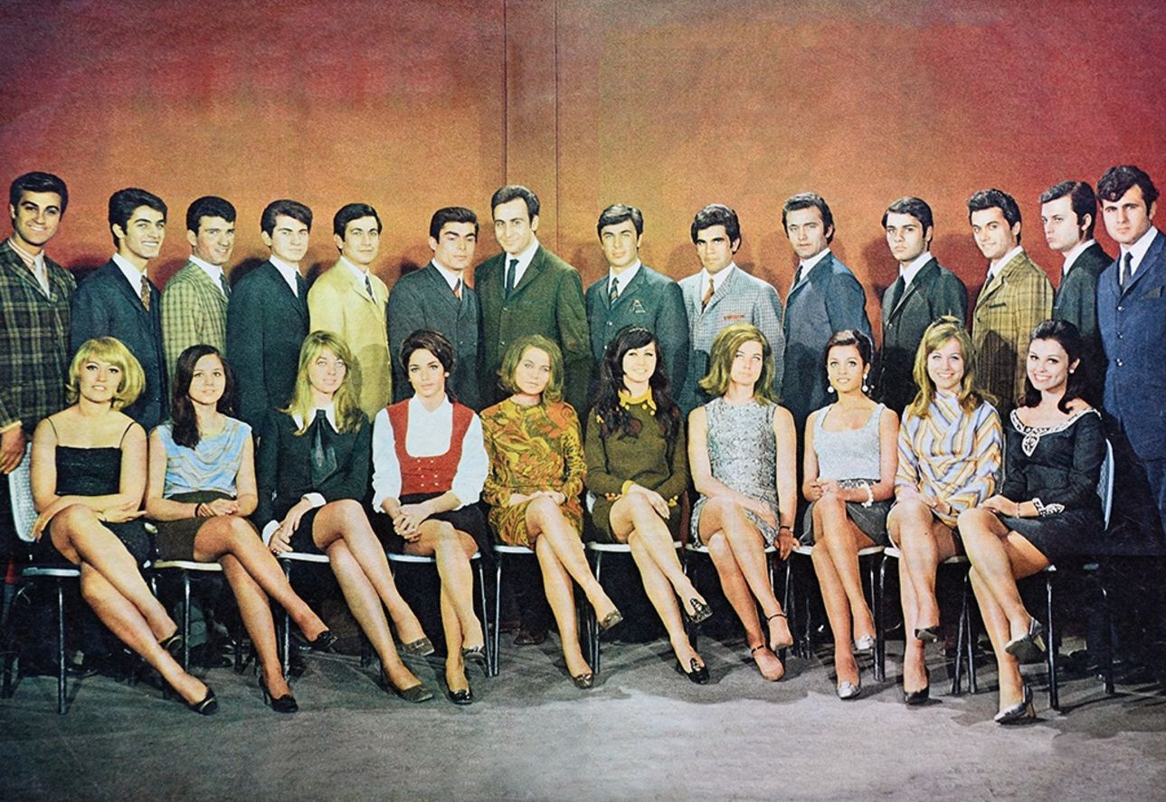 Kadir İnanır'ın da katıldığı Ses Dergisi'nin artist - aktrist yarışmasının 1968 finalistleri. 