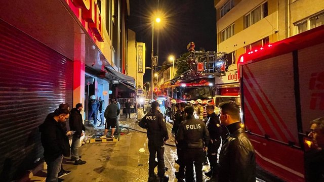 KORKUNÇ! Son dakika: Petshopta yangın çıktı! Çok sayıda hayvan öldü