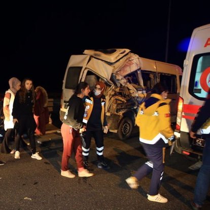 Sakarya'da zincirleme trafik kazası: 5 wushu sporcusu yaralandı