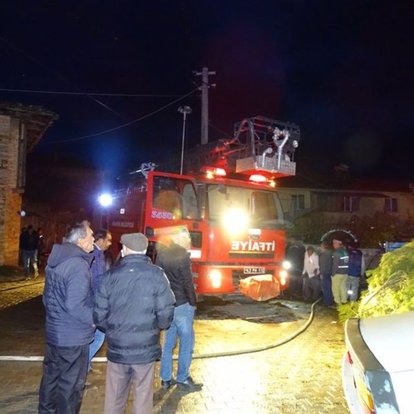 Hisarcık'taki köy camisinde korkutan yangın