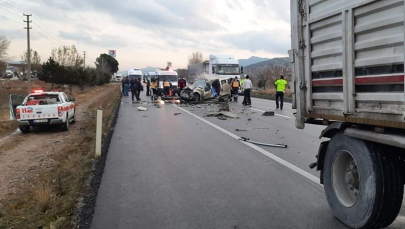 SON DAKİKA: Burdur-Antalya karayolunda TIR'a arkadan çarptı!