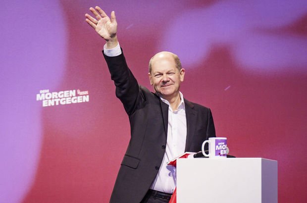 Almanya'nın yeni başbakanı Scholz seçildi!