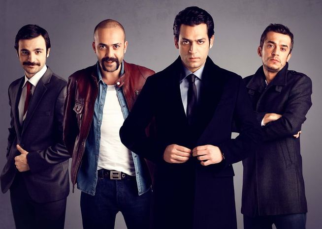 G&uuml;ven Murat Akpınar, 'Suskunlar' dizisinde Sarp Akkaya, Murat Yıldırım ve Tugay Mercan ile rol almıştı.