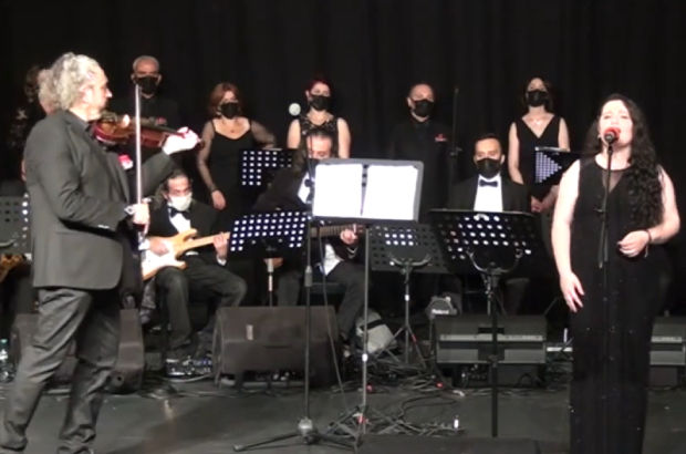 Ömer Öcal ve Esra Sarıca