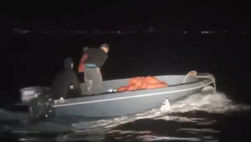 Kaçarken midye dolu çuvalları denize attılar