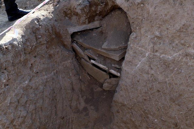 Edremit'e bağlı Şabaniye Mahallesi'nde 10 ay önce tarihi mezarlık