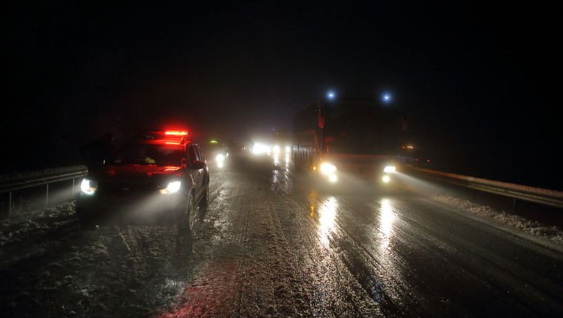 Samsun-Ankara kara yolunda yoğun kar ulaşımı aksatıyor