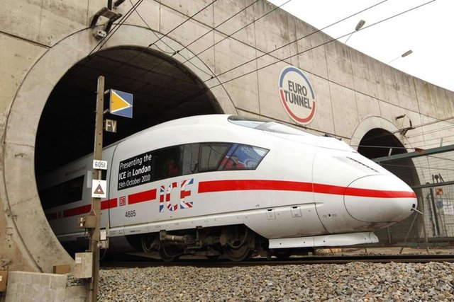 3- ICE3 - Almanya: 330 km/sa 