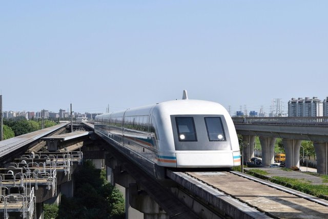 1- Shanghai Maglev - Çin: 460 km/sa