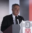 Beşiktaş Başkanı Ahmet Nur Çebi, atanan hakem atamalarıyla ilgili hakem eksiliği varsa kendisinin hakemlik yapmaya hazır olduğunu ifade etti. Başkan Çebi ayrıca şansın Önder Hoca
