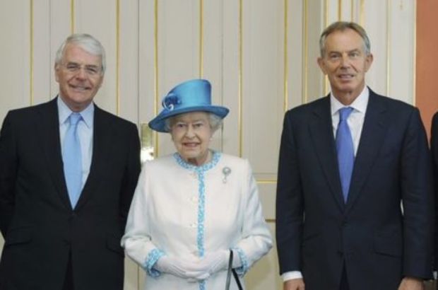 İngiltere'de eski başbakan Tony Blair krizi