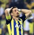 Fenerbahçe, Mert Hakan Yandaş’ın bugün yapılan antrenmanın ardından sol kasığında ikinci derece zorlanma ve kanama tespit edildiğini açıkladı. Oyuncunun tedavisine başlandığı aktarıldı