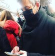 İstanbul trafiğinden kaçan Yunus Günçe, çareyi metroda buldu. Ünlü isim, toplu taşıma aracında verdiği pozu da Instagram